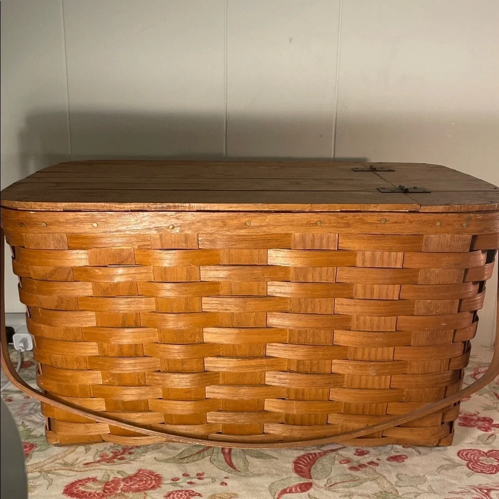 Basketville Putney Vermont Vintage Rustic Tan Woven Storage Picnic Basket